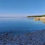 Kandarola 아파트