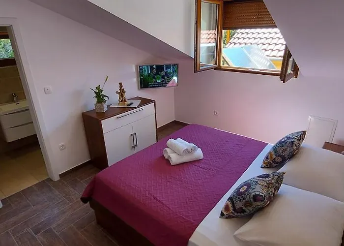 Kandarola Lägenhet *