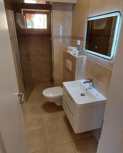 Kandarola Apartment *